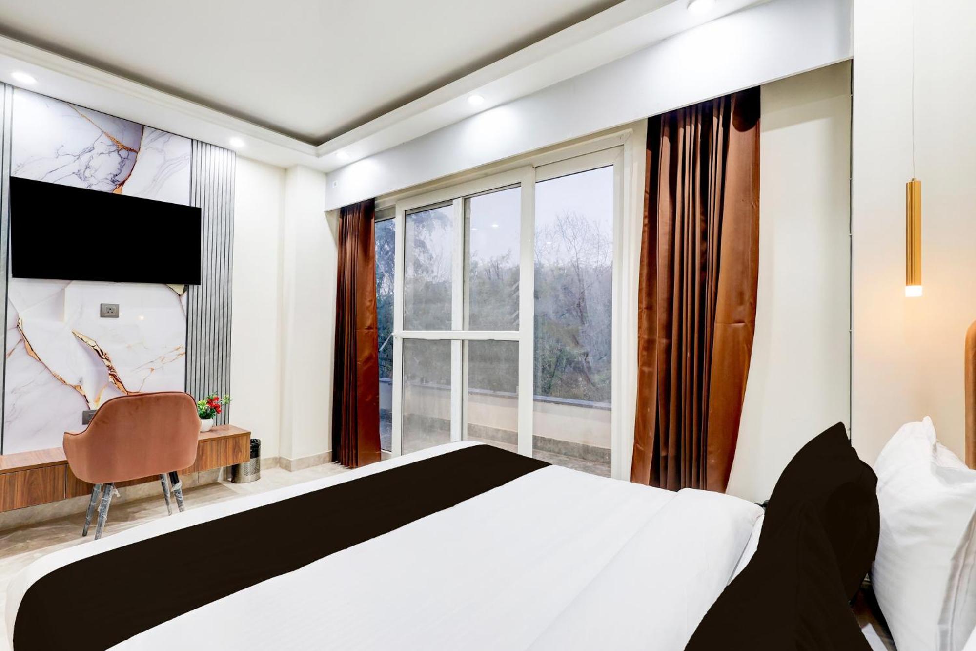 Super Hotel O Sector 43 Gurgaon Exterior foto